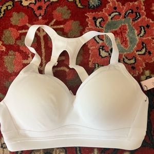 Victoria secret sports bra new with tags 34b